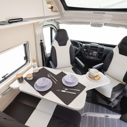 Caravansinternational__Kiros5-__Van-13-1-1536x1024